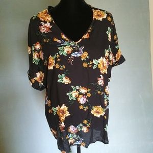 NWT Kaileigh Rossano V Neck Black Floral Top Large